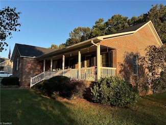 105 Victorian Ct, Randleman, NC 27317