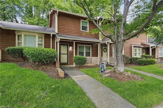 656 Rock Garden Cir, Winston Salem, NC 27104