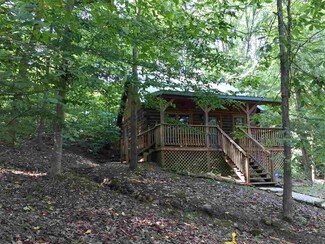 3351 N Cedar Gap Ln, Birdseye, IN 47513