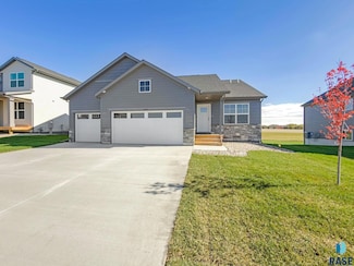 2920 S Copper Creek Ave, Sioux Falls, SD 57110