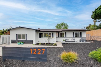 1227 Tylee St, Vista, CA 92083