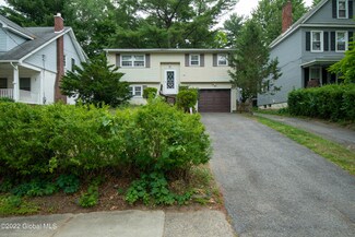 136 Cromer Ave, Schenectady, NY 12304
