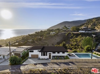 4615 Via Vienta St, Malibu, CA 90265