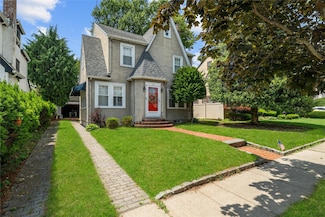47 Stratford Rd, West Hempstead, NY 11552
