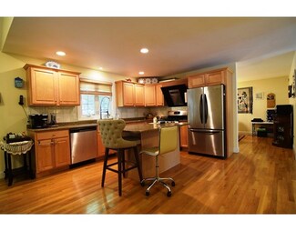 1170 Chestnut St Unit 1170, Newton Upper Falls, MA 02464