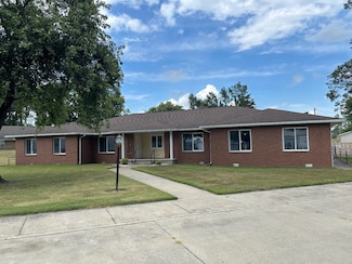 121 N Division St, Mount Carmel, IL 62863