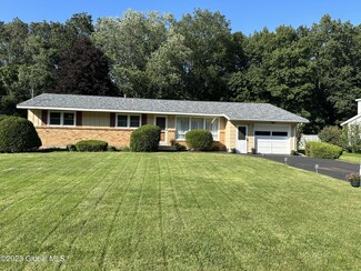 33 Kile Dr, Schenectady, NY 12302