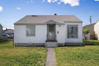 1020 W Park St, Pasco, WA 99301