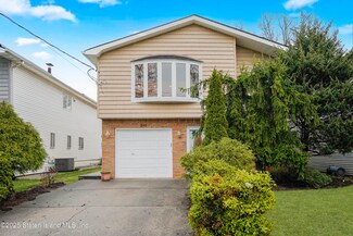 311 Wainwright Ave, Staten Island, NY 10312