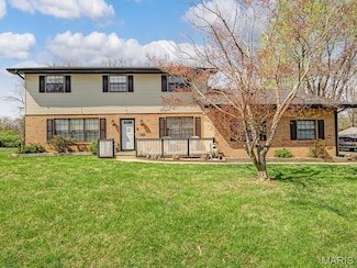 39 Gamlin Dr, Fairview Heights, IL 62208