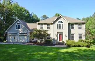 51 Surrey Ln, Hampden, ME 04444