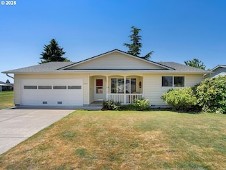 2190 W Hayes St, Woodburn, OR 97071