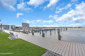 98 Wharfside Dr, Monmouth Beach, NJ 07750