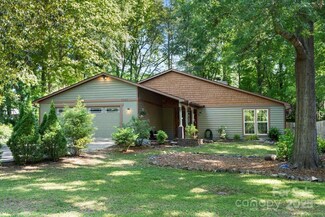 7357 Elwood Dr, Charlotte, NC 28227