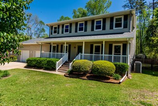 105 Hughes Ln, New Bern, NC 28560