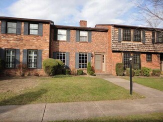 194 Wedgewood Dr, Williamsville, NY 14221
