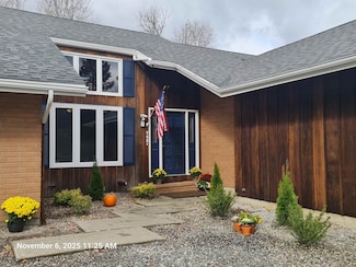 742 Highland Ave, Newport, VT 05855