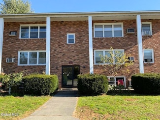11-21 Ashdown Rd Unit 15D, Burnt Hills, NY 12019