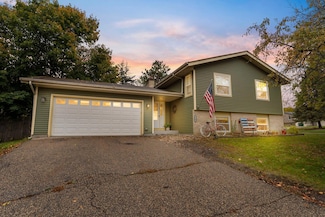 13147 Thomas Ave S, Burnsville, MN 55337