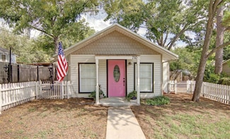 710 W Water St, Weatherford, TX 76086