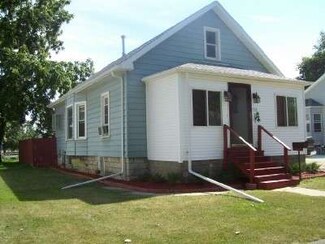 221 W James St, Dwight, IL 60420