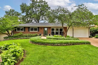 8949 Crest Oak Ln, Saint Louis, MO 63126