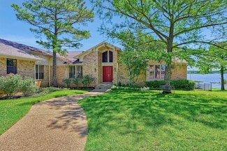 101 Cheyenne Dr, Gainesville, TX 76240