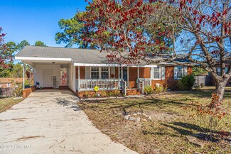102 Plymouth Cir, Hamlet, NC 28345
