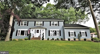 22 Woodgate Dr, Monmouth Junction, NJ 08852