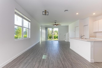 411 SE Crossoak Ln, Port St. Lucie, FL 34984