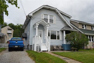 2644 River Rd, Vandergrift, PA 15690