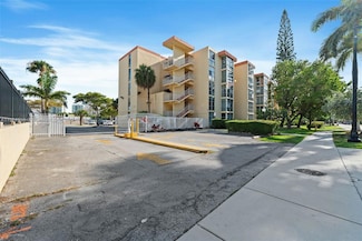 200 172nd St Unit 108, Sunny Isles Beach, FL 33160