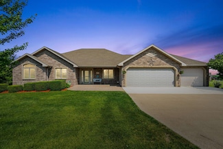 15323 Wood Wind Ct, Peosta, IA 52068