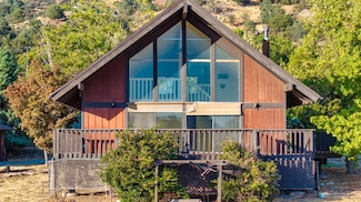 23941 Jacaranda Dr, Tehachapi, CA 93561