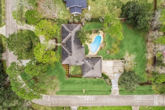 1207 Pine Hollow Dr, Friendswood, TX 77546