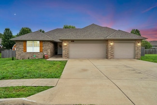 4200 N Mead Dr, Ozark, MO 65721