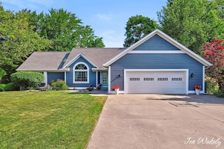 278 Caravan Rd, Norton Shores, MI 49441