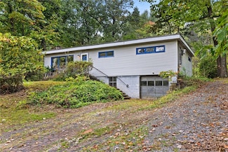18 Russell Ln, Gibsonia, PA 15044