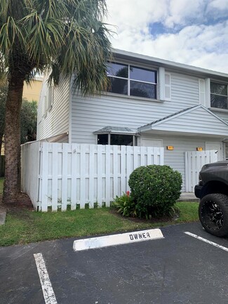 2517 NE 15th St, Pompano Beach, FL 33062