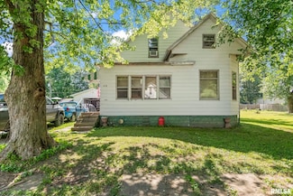 215 N Wilson St, Girard, IL 62640
