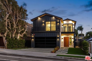908 Rosecrans Ave, Manhattan Beach, CA 90266