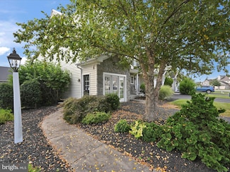 230 Lakeside Crossing, Mount Joy, PA 17552