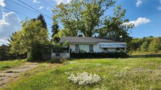 9364 Bascom Rd, Chardon, OH 44024