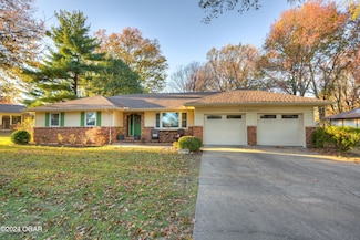 2141 Carrie St, Carthage, MO 64836