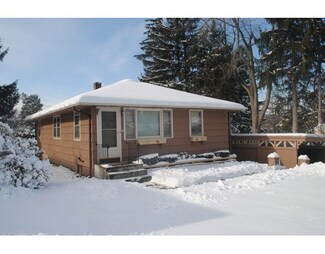 49 Vincent Ave, Worcester, MA 01603