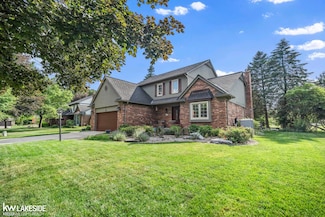 650 Lexington Dr, Rochester Hills, MI 48307