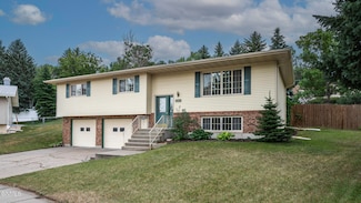 2361 Rolling Dr, Bismarck, ND 58501