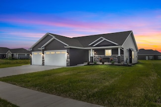 5702 Yosemite Ln, Appleton, WI 54913