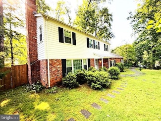 9303 Fernwood Rd, Bethesda, MD 20817