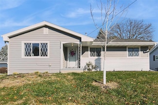 2509 Fairlawn Dr, West Des Moines, IA 50265